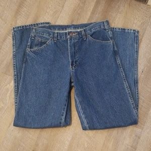 Men's Dickies Medium Wash Jeans. 32 X 32.